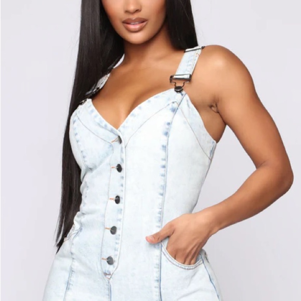 NWT. Fashion Nova “My Go To” Light Wash Wide Leg Denim Overalls - Picture 2 of 5